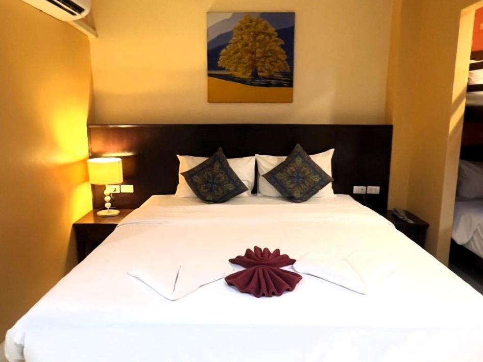 Seven Seas Hotel Patong Exterior foto
