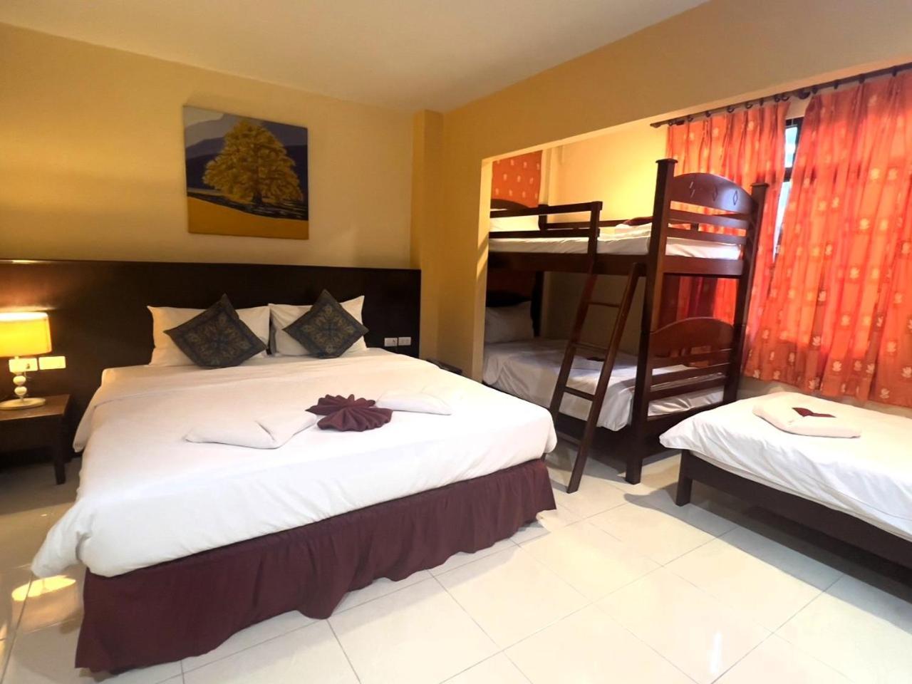 Seven Seas Hotel Patong Exterior foto