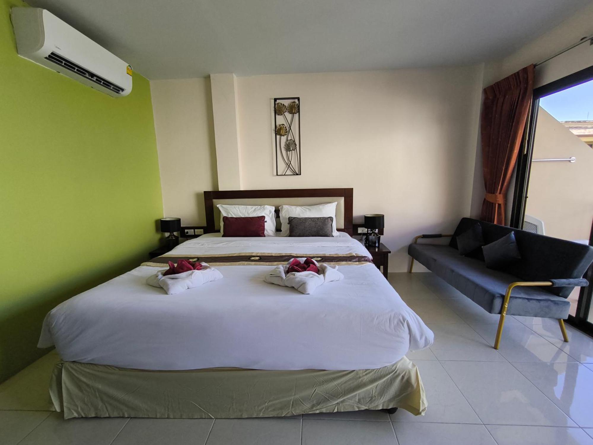 Seven Seas Hotel Patong Exterior foto
